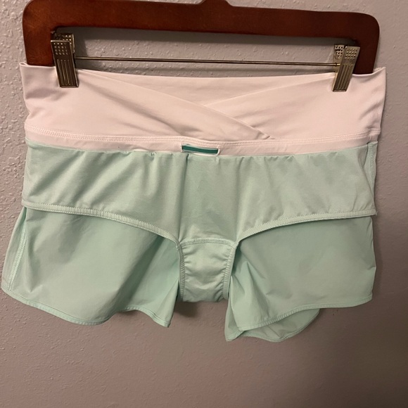 Lululemon Run Pace Short SZ:6 - Picture 4 of 11
